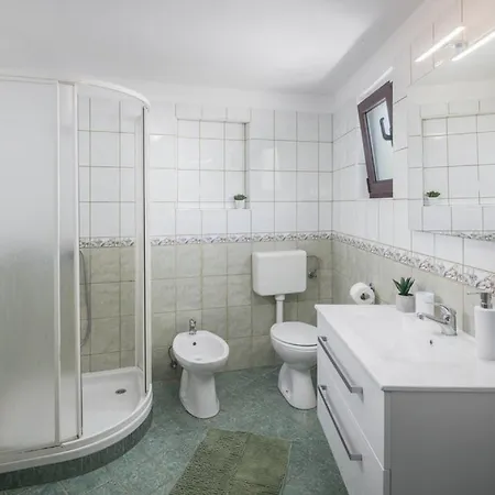 Villa Ivini In Brajkovici - Haus Fuer 5 Personen