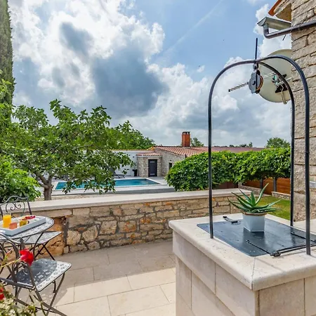Ivini In Brajkovici - Haus Fuer 5 Personen Villa *