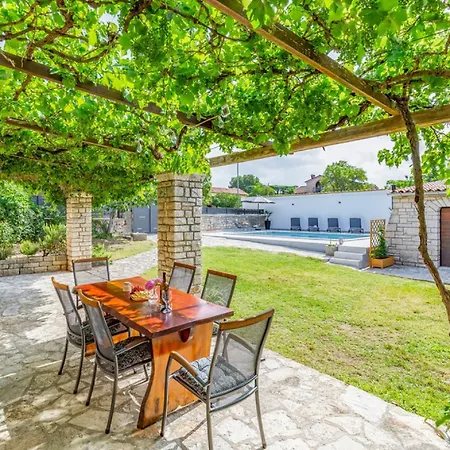 Ivini In Brajkovici - Haus Fuer 5 Personen * Kanfanar